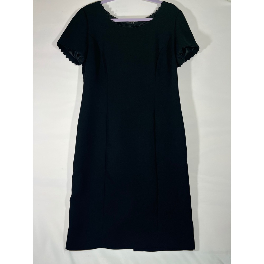 SANDRA DARREN Sheath Dress Women 10 Black Scalloped Neckline Short Sleeve Formal